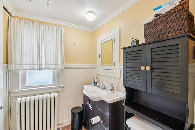 136 Avondale Road, Irondequoit, NY 14622