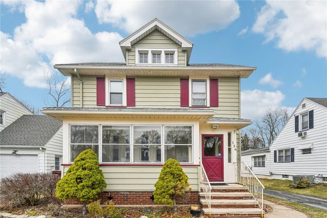 136 Avondale Road, Irondequoit, NY 14622