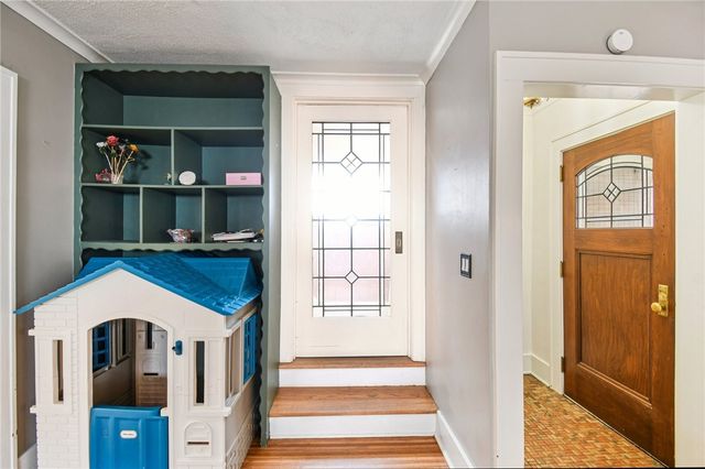 136 Avondale Road, Irondequoit, NY 14622