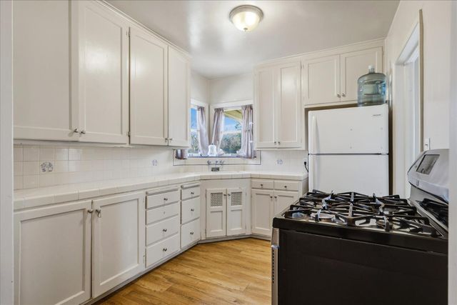 407 N Chestnut Avenue, Fresno, CA 93702