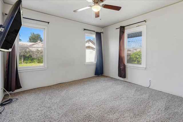 407 N Chestnut Avenue, Fresno, CA 93702