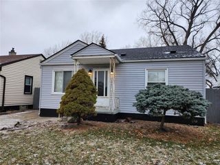 1753 E Milton Avenue, Hazel Park, MI 48030