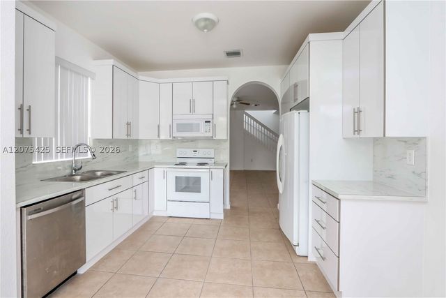 3955 NE 11th Dr 3955, Homestead, FL 33033