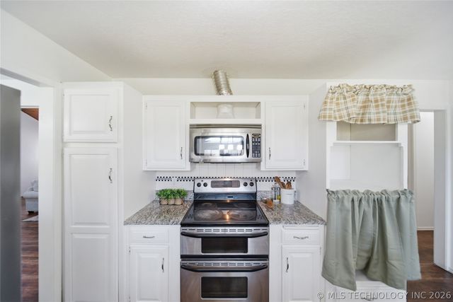 9211 N 155th East Avenue N, Owasso, OK 74055