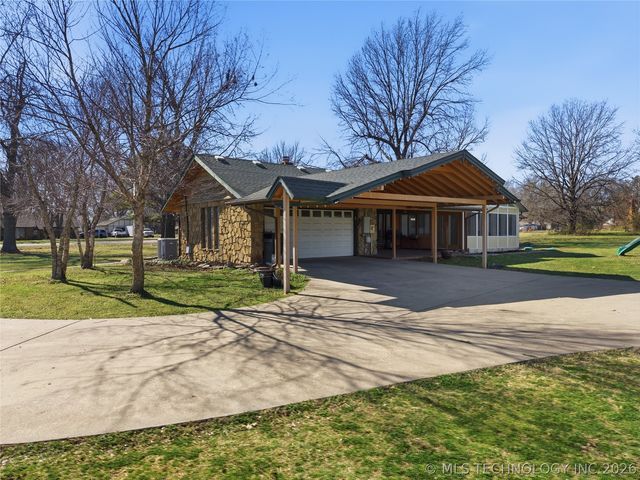 9211 N 155th East Avenue N, Owasso, OK 74055