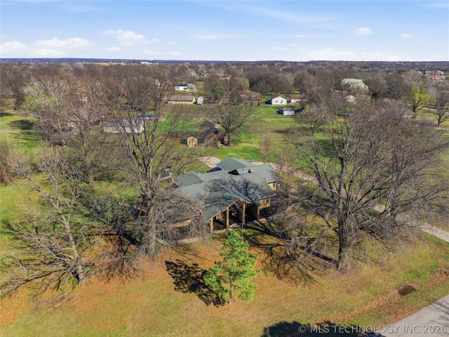 9211 N 155th East Avenue N, Owasso, OK 74055