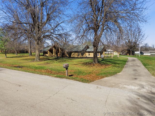 9211 N 155th East Avenue N, Owasso, OK 74055