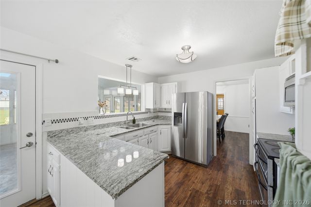 9211 N 155th East Avenue N, Owasso, OK 74055