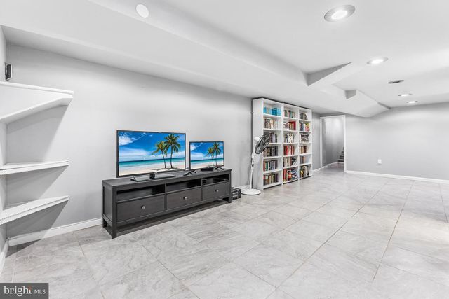 295 BRADDOCK AVE, Lansdowne, PA 19050