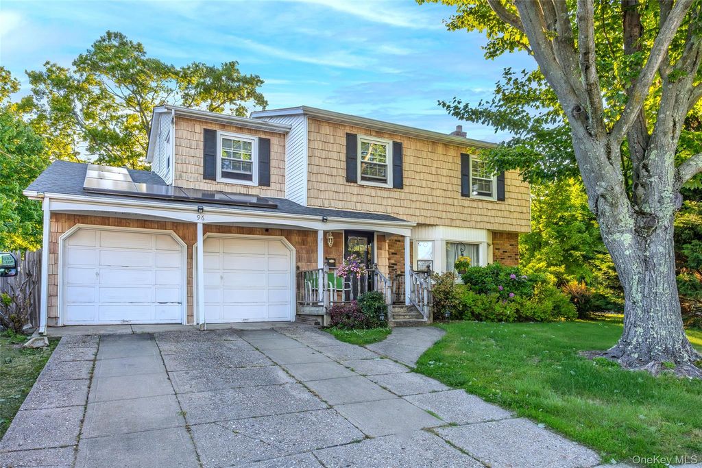 96 Hudson Avenue, Brentwood, NY 11717