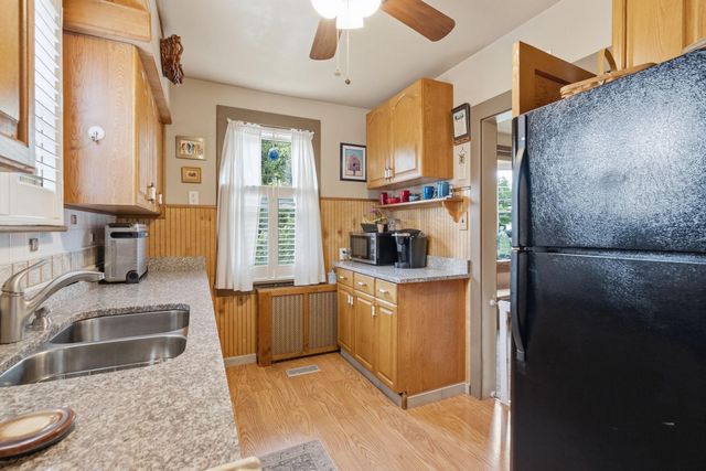 915 E WALNUT ST, North Wales, PA 19454