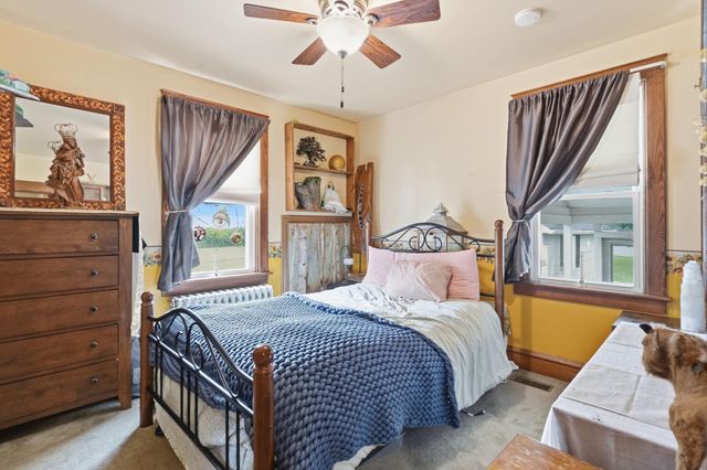 915 E WALNUT ST, North Wales, PA 19454