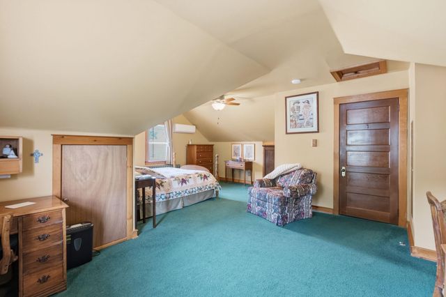 915 E WALNUT ST, North Wales, PA 19454
