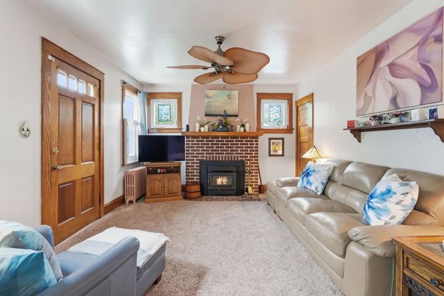 915 E WALNUT ST, North Wales, PA 19454