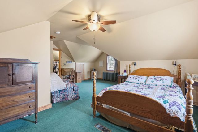 915 E WALNUT ST, North Wales, PA 19454