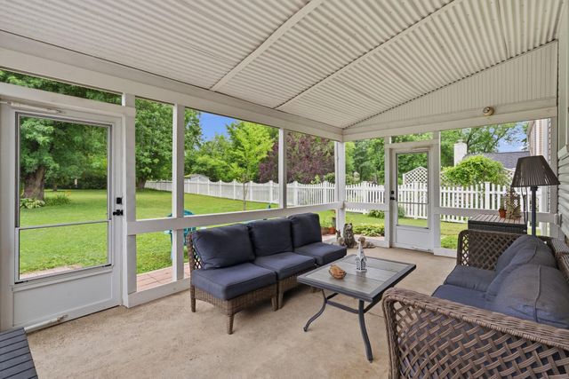 915 E WALNUT ST, North Wales, PA 19454