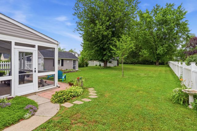 915 E WALNUT ST, North Wales, PA 19454