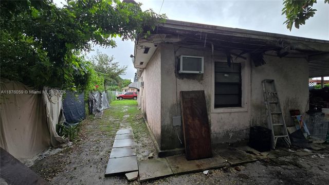 2927 NW 99th St, Miami, FL 33147