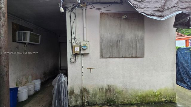 2927 NW 99th St, Miami, FL 33147