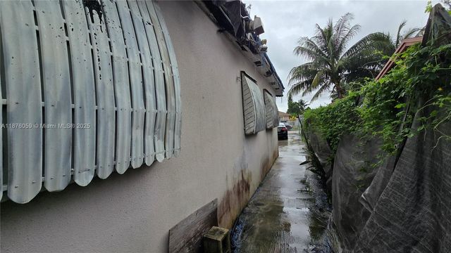 2927 NW 99th St, Miami, FL 33147