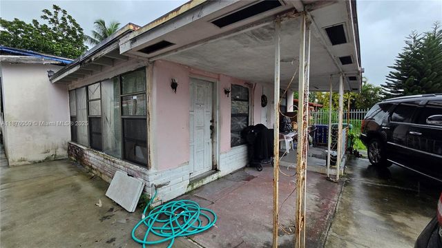 2927 NW 99th St, Miami, FL 33147