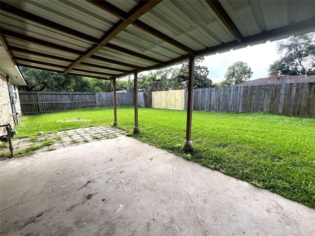731 Seafoam Road, Houston, TX 77062