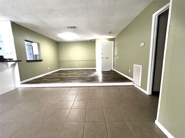 731 Seafoam Road, Houston, TX 77062