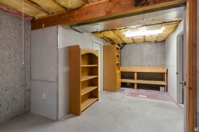 43 E PEACHTREE DR, Centerville, UT 84014