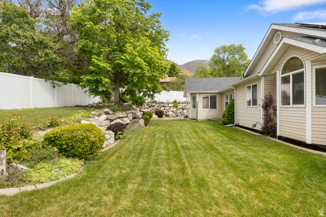43 E PEACHTREE DR, Centerville, UT 84014
