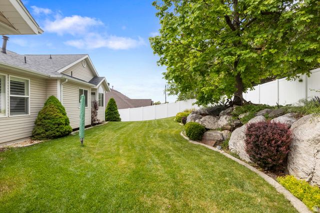 43 E PEACHTREE DR, Centerville, UT 84014