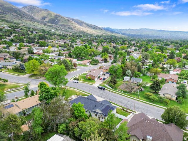 43 E PEACHTREE DR, Centerville, UT 84014