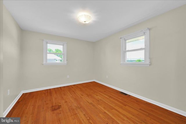 34 LOCUST LN, Quentin, PA 17083