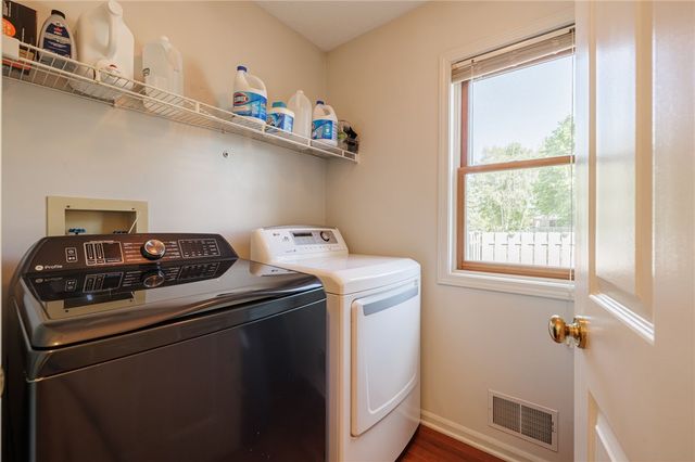 1479 Chigwell Lane North, Webster, NY 14580