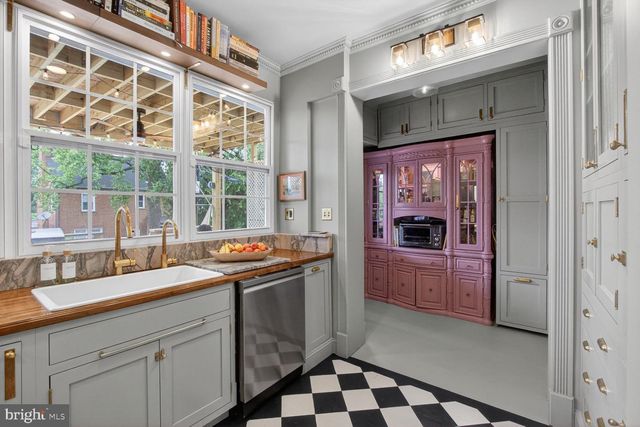 1395 SHERIDAN ST NW, Washington, DC 20011