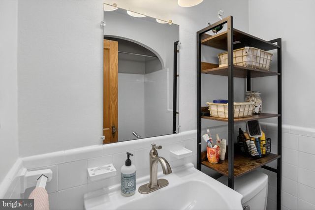 1395 SHERIDAN ST NW, Washington, DC 20011