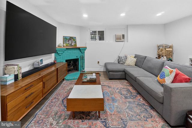 1395 SHERIDAN ST NW, Washington, DC 20011