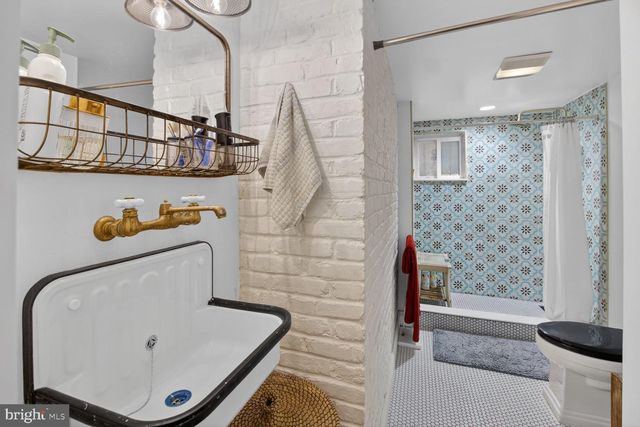 1395 SHERIDAN ST NW, Washington, DC 20011