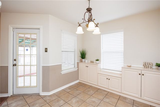 2817 Parkgreen Dr, Corpus Christi, TX 78414