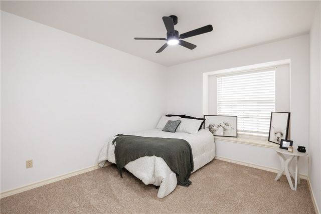 2817 Parkgreen Dr, Corpus Christi, TX 78414