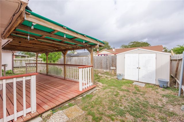 2817 Parkgreen Dr, Corpus Christi, TX 78414