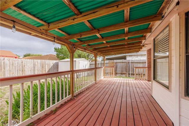 2817 Parkgreen Dr, Corpus Christi, TX 78414