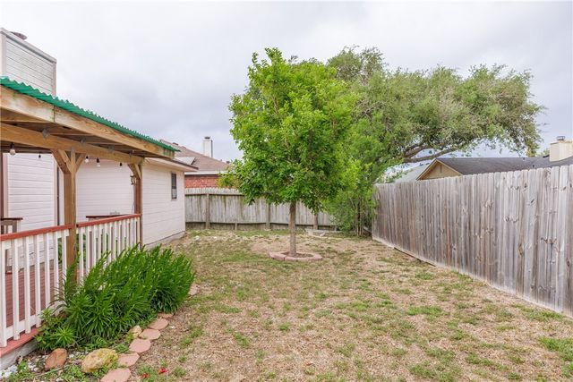 2817 Parkgreen Dr, Corpus Christi, TX 78414