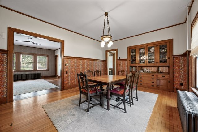 103 10th Avenue SW, Mt Vernon, IA 52314