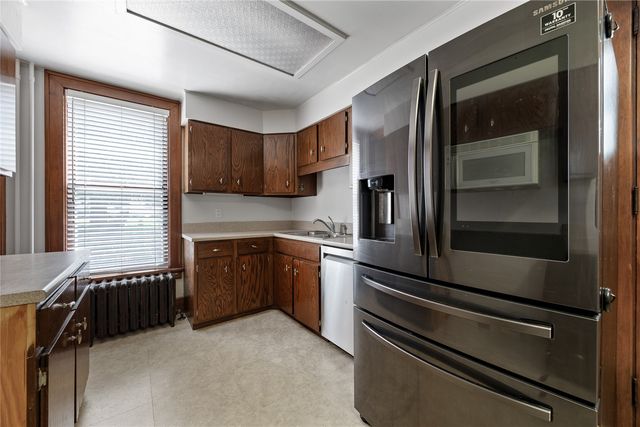 103 10th Avenue SW, Mt Vernon, IA 52314