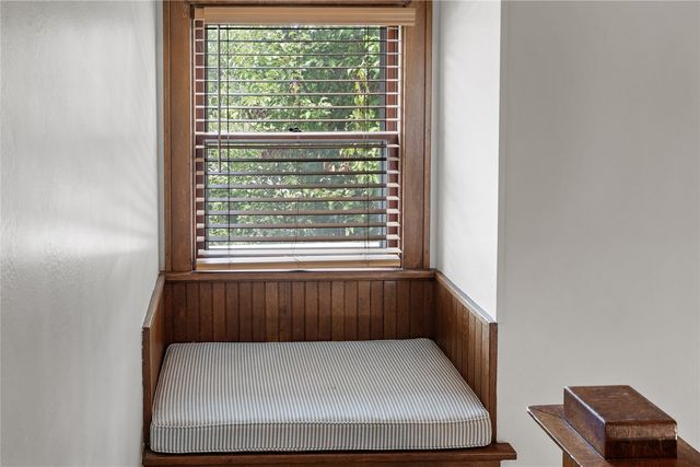 103 10th Avenue SW, Mt Vernon, IA 52314