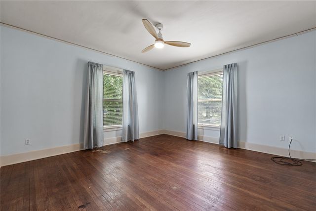 103 10th Avenue SW, Mt Vernon, IA 52314