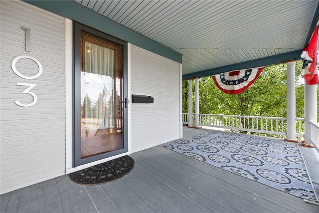 103 10th Avenue SW, Mt Vernon, IA 52314