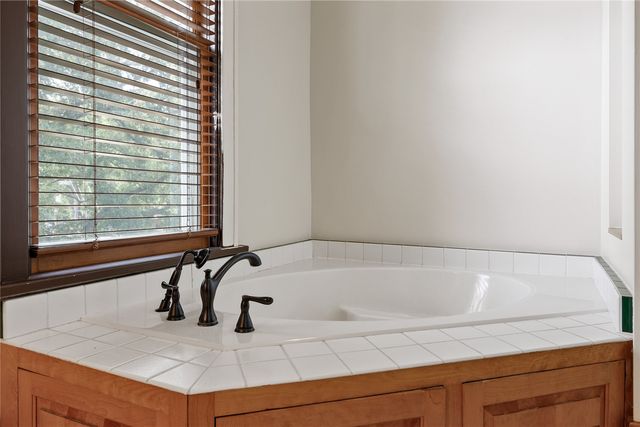 103 10th Avenue SW, Mt Vernon, IA 52314