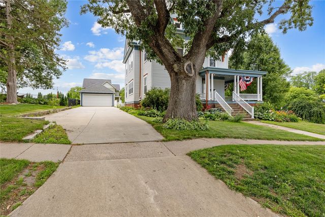 103 10th Avenue SW, Mt Vernon, IA 52314