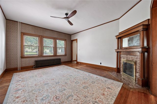 103 10th Avenue SW, Mt Vernon, IA 52314